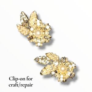 Repair/craft Gold Rhinestone Faux Pearl Floral Clip-On Earrings